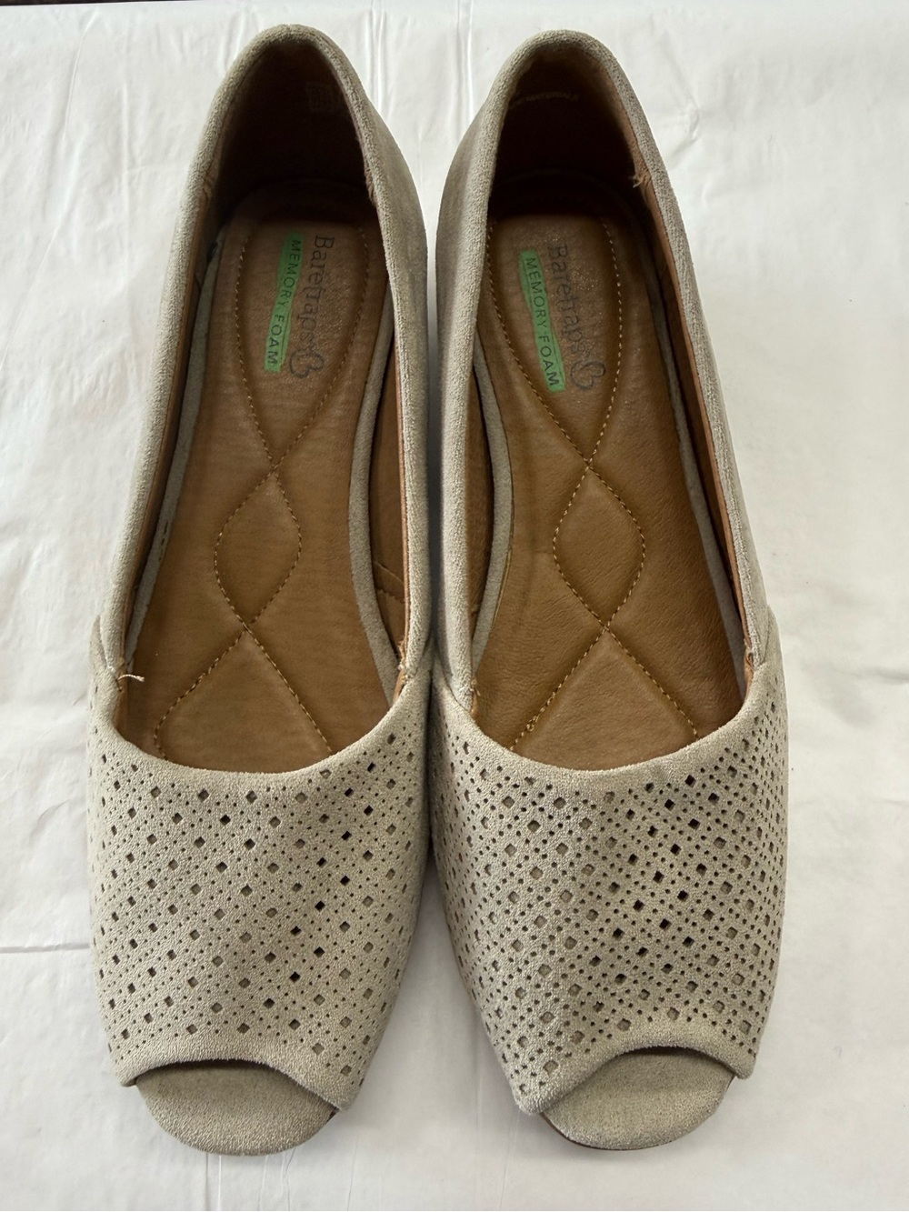 Baretraps Jesse Women’s 7.5 M Beige Taupe Memory Foam Peep Toe Flats